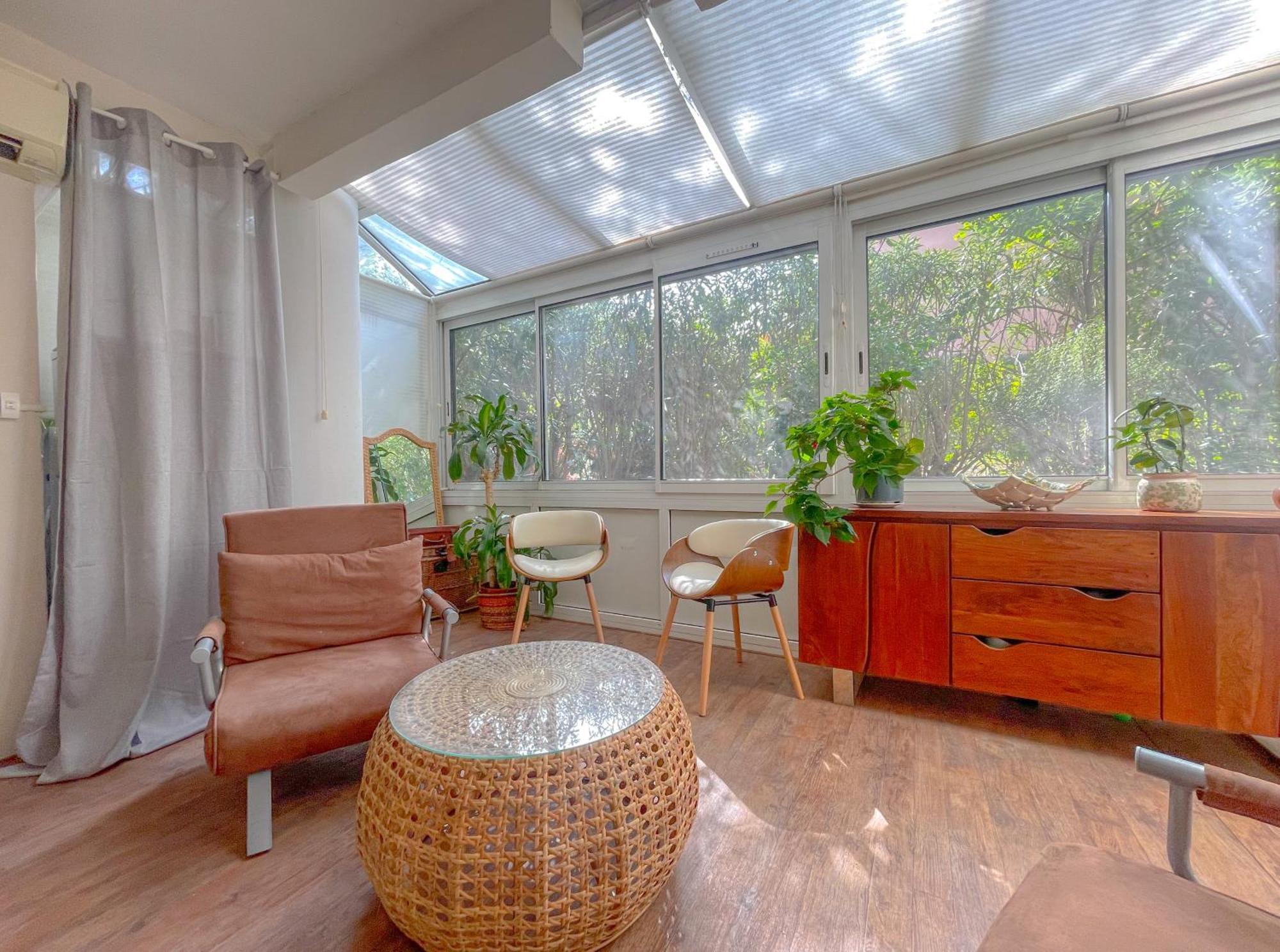 Le Bunker Prado Velodrome Homestay